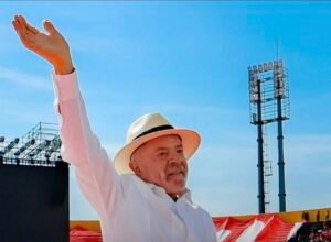 O foco do discurso priorizou a defesa da soberania econômica, com destaque para a exploração e industrialização nacional de terras raras.